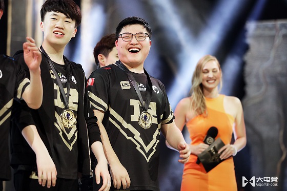 DRX横扫RNG，Peanut打出惊人五杀入围赛2:1（东京）